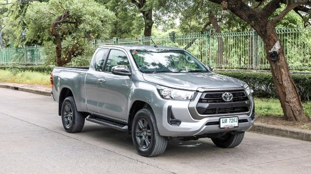 2021 TOYOTA Hilux