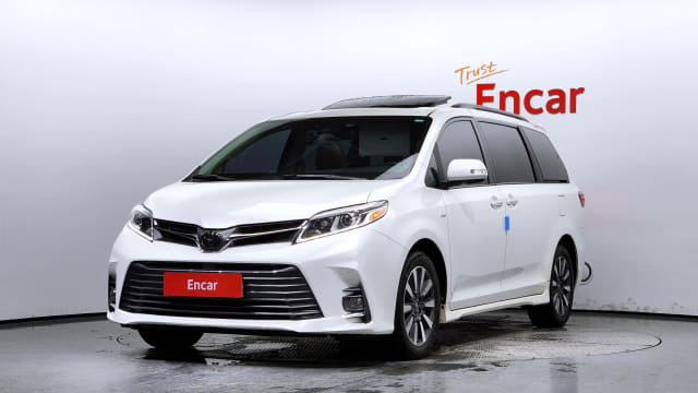 2018 TOYOTA Sienna