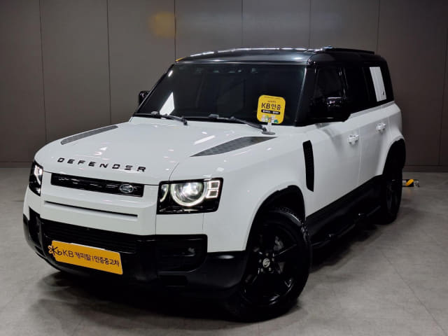 2023 LAND ROVER Defender