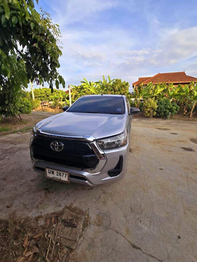 2017 TOYOTA Hilux