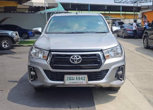 2019 TOYOTA Hilux