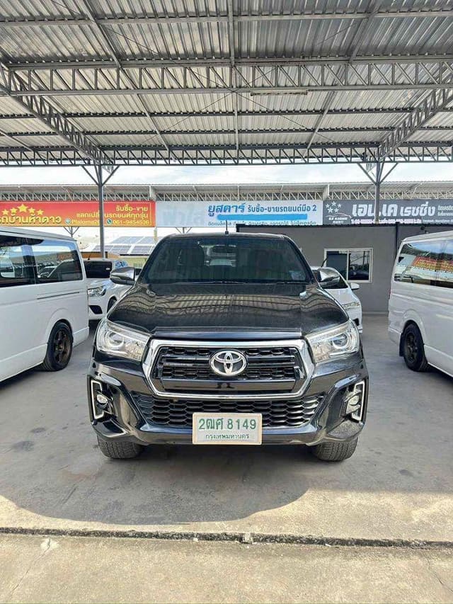 2019 TOYOTA Hilux