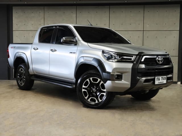 2023 TOYOTA Hilux