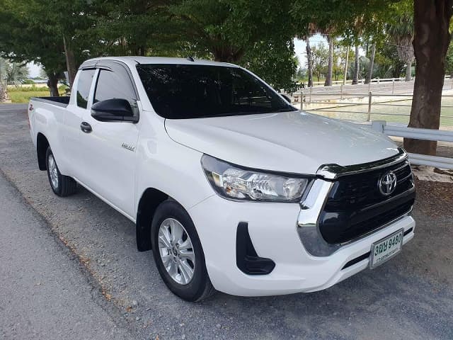 2023 TOYOTA Hilux