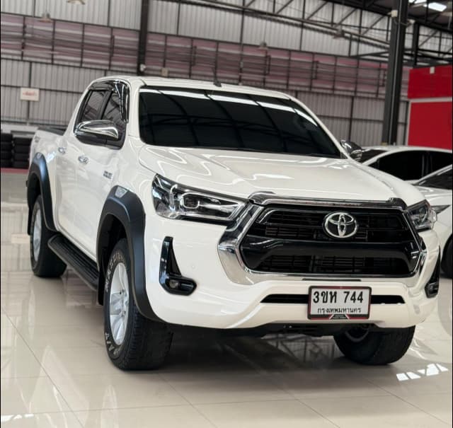 2022 TOYOTA Hilux