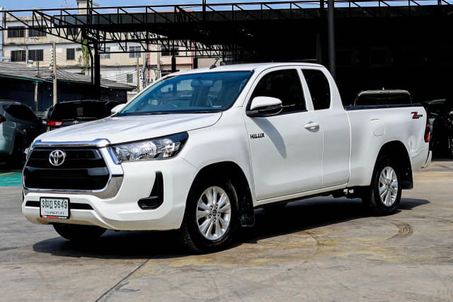 2021 TOYOTA Hilux