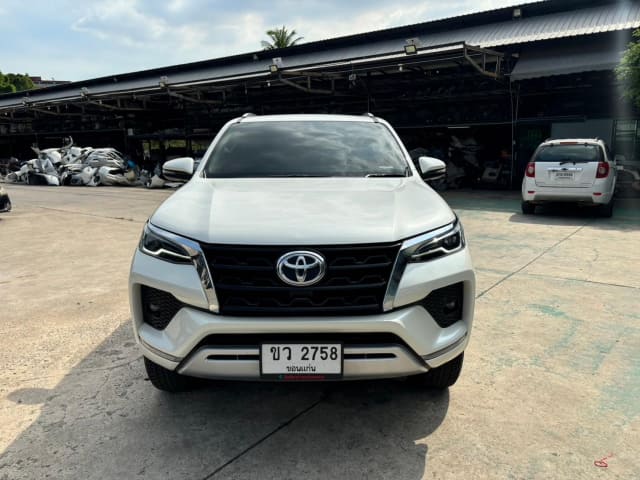 2021 TOYOTA Fortuner