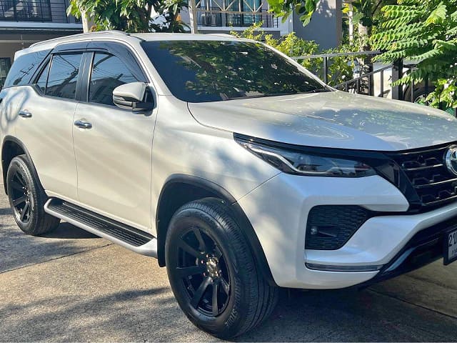 2022 TOYOTA Fortuner