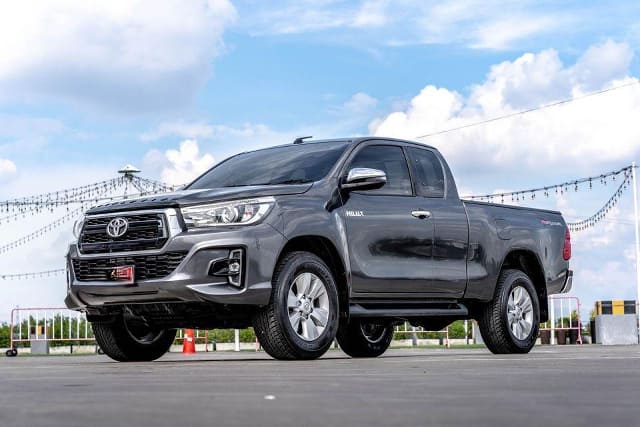 2019 TOYOTA Hilux