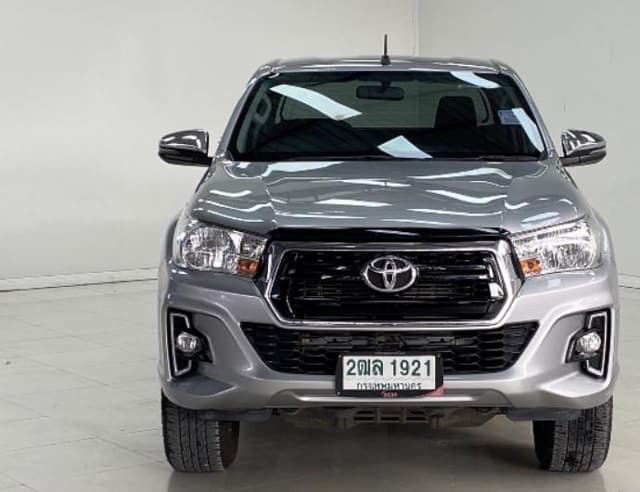 2019 TOYOTA Hilux