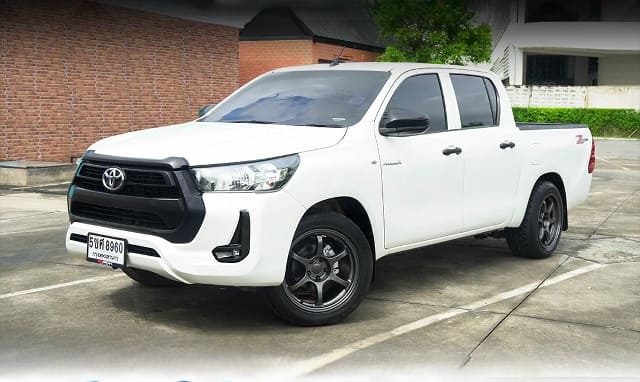 2021 TOYOTA Hilux