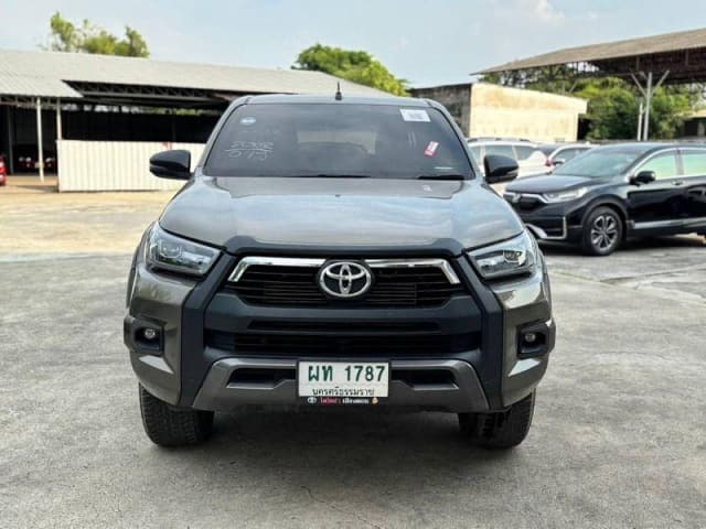 2021 TOYOTA Hilux