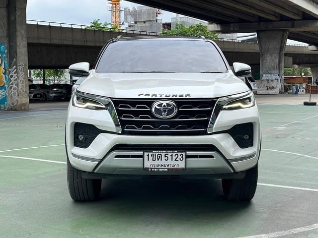 2020 TOYOTA Fortuner