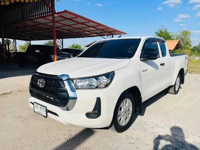 2021 TOYOTA Hilux