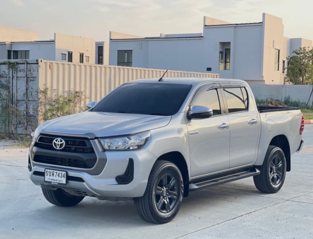 2020 TOYOTA Hilux