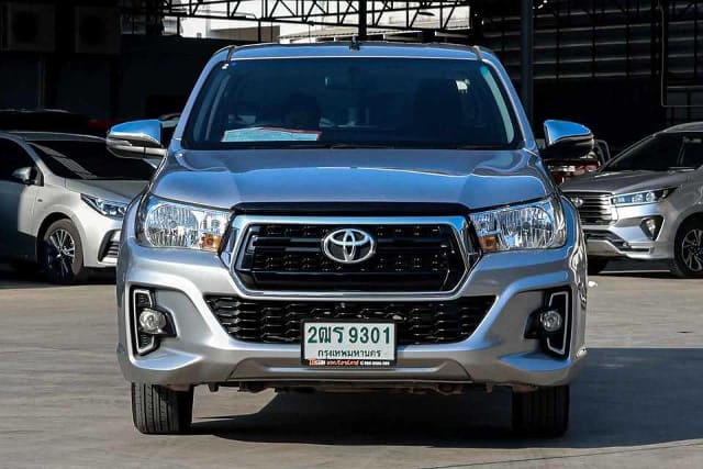 2019 TOYOTA Hilux