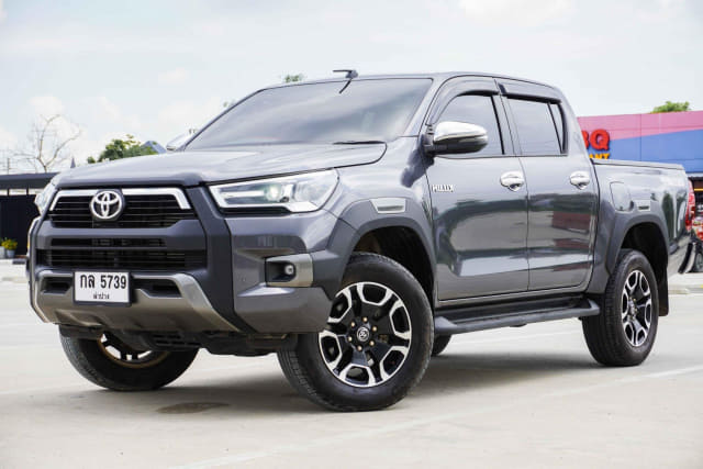 2023 TOYOTA Hilux