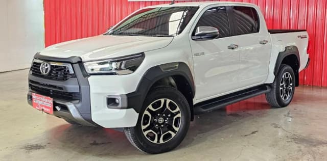 2023 TOYOTA Hilux