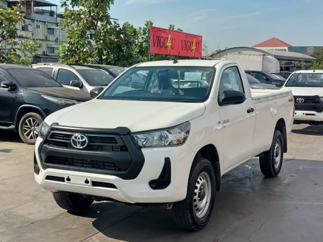 2024 TOYOTA Hilux