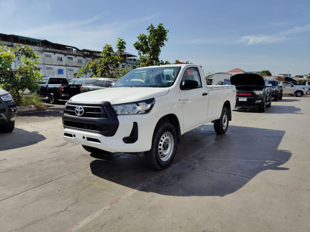 2024 TOYOTA Hilux