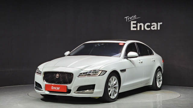 2017 JAGUAR XF