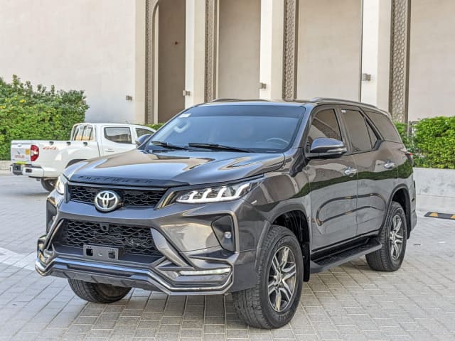 2019 TOYOTA Fortuner