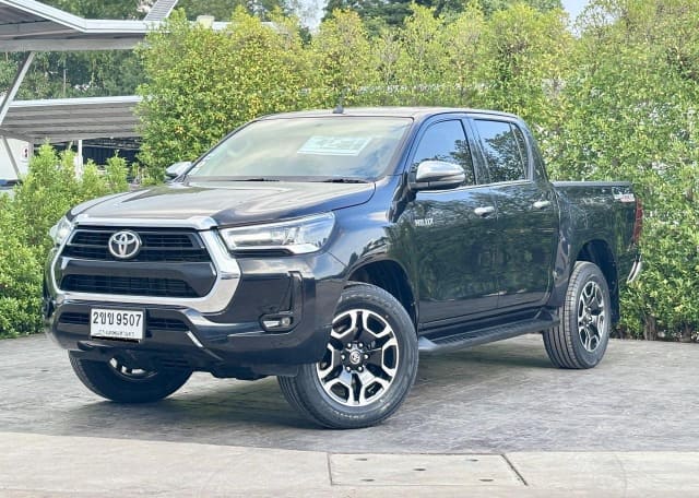 2021 TOYOTA Hilux