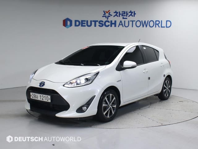 2019 TOYOTA Prius