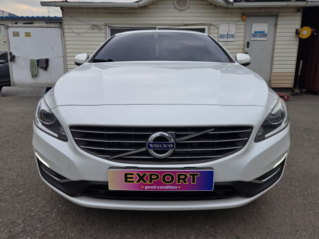 2017 VOLVO S60, 