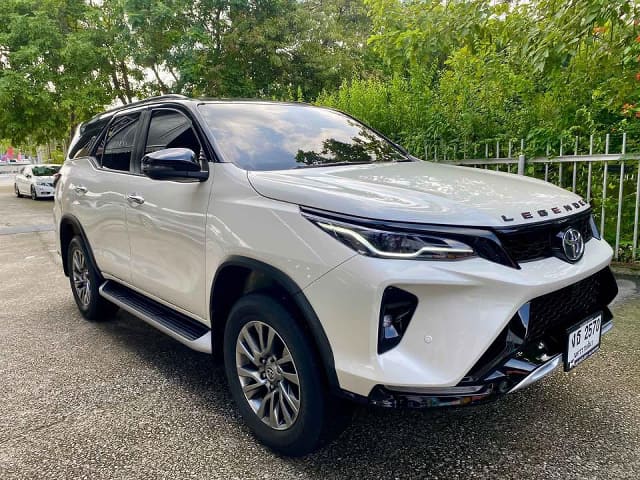 2021 TOYOTA Fortuner
