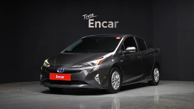 2018 TOYOTA Prius