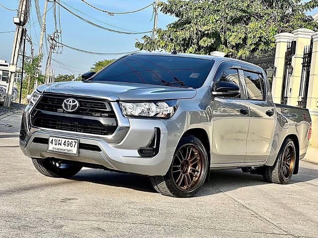 2023 TOYOTA Hilux