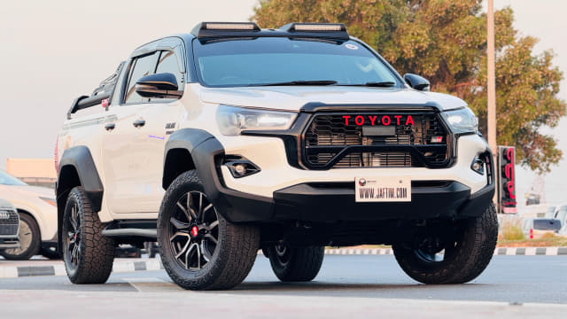 2023 TOYOTA Hilux