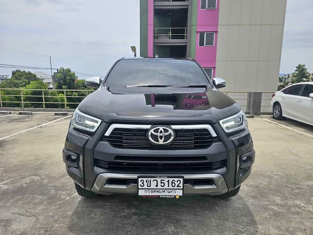 2023 TOYOTA Hilux