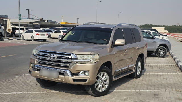 2016 TOYOTA Land Cruiser