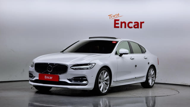 2019 VOLVO S90