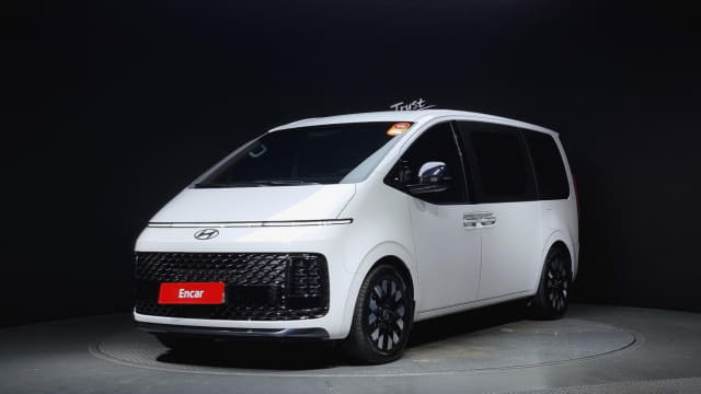 2025 HYUNDAI Staria