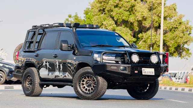 2021 TOYOTA Land Cruiser