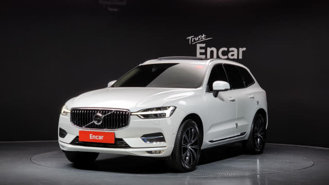 2020 VOLVO XC60