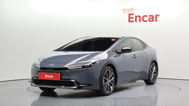 2024 TOYOTA Prius
