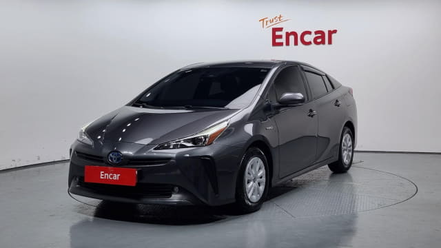 2021 TOYOTA Prius
