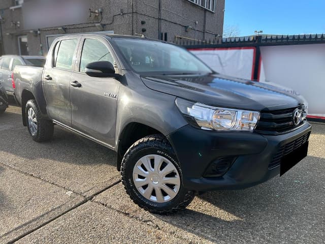 2017 TOYOTA Hilux