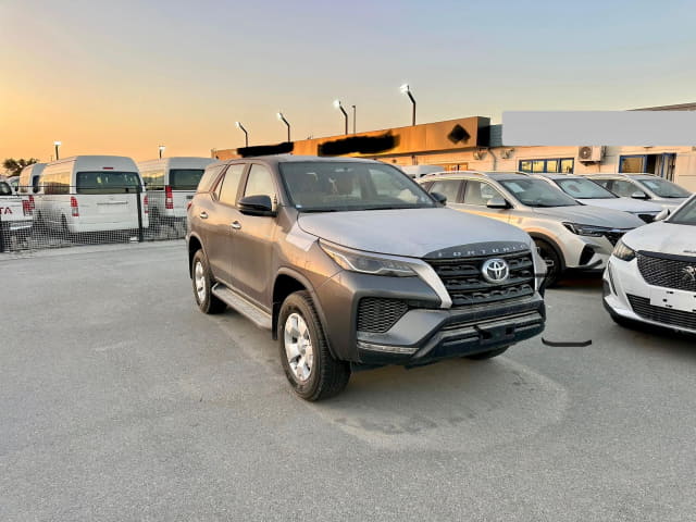 2024 TOYOTA Fortuner