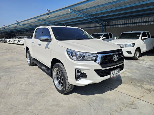 2020 TOYOTA Hilux