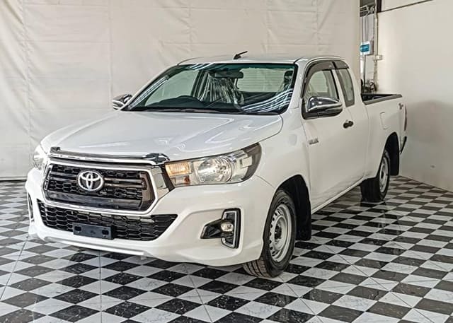 2020 TOYOTA Hilux