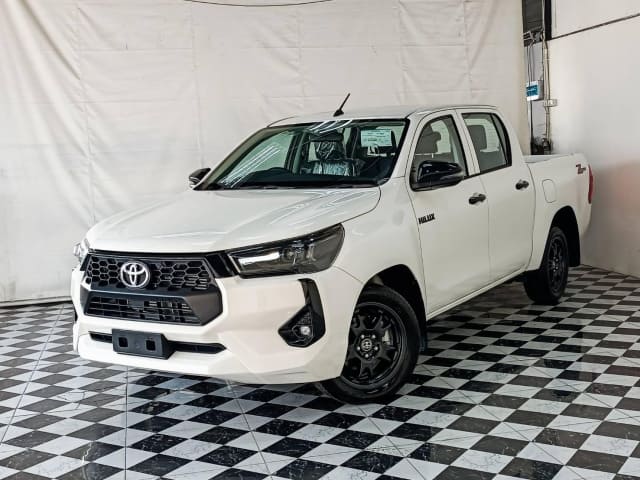 2025 TOYOTA Hilux