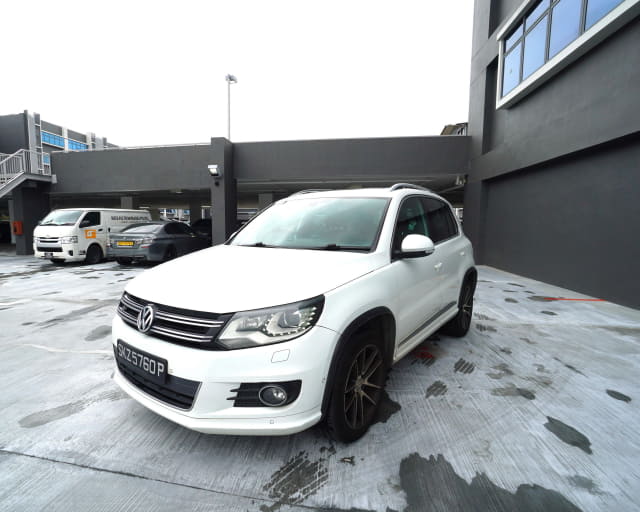 2016 VOLKSWAGEN Tiguan