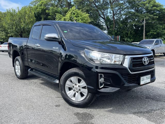 2019 TOYOTA Hilux
