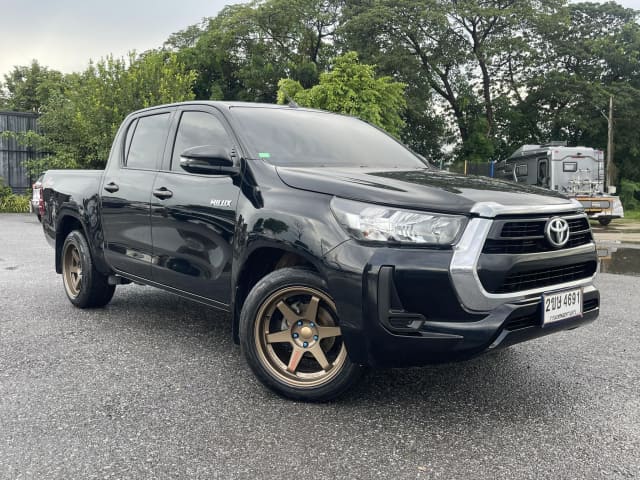 2022 TOYOTA Hilux, 