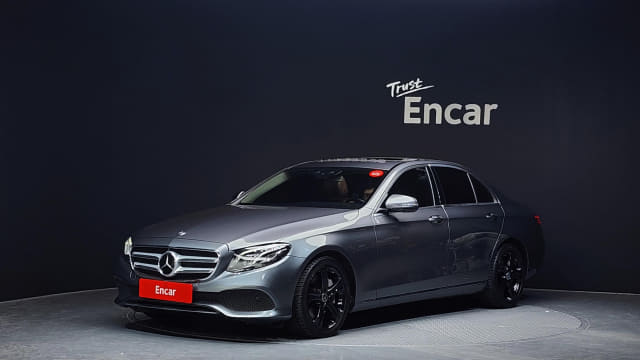 2017 MERCEDES-BENZ E-Class